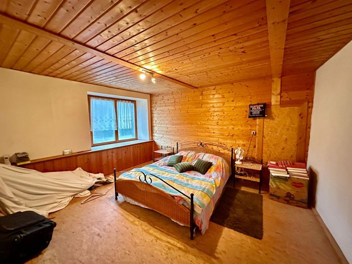 Image No.9-2 Bed House for sale