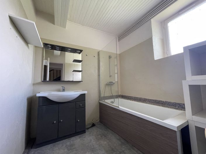 Image No.8-4 Bed House for sale