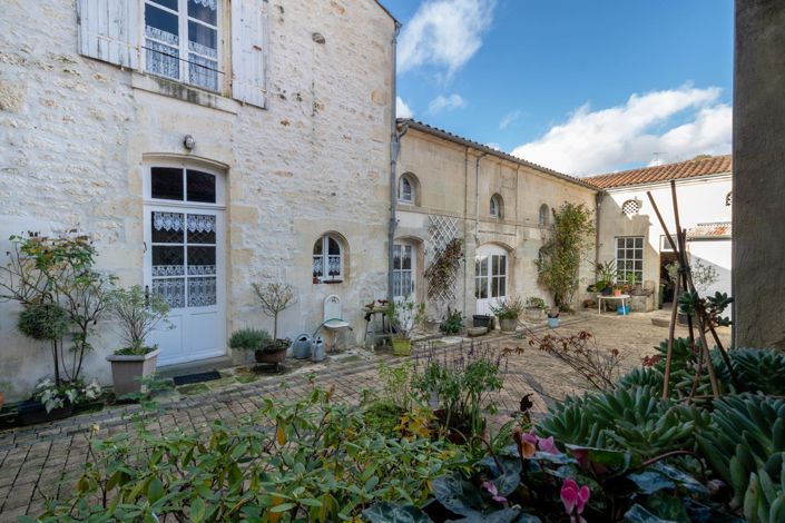 Image No.14-7 Bed House for sale