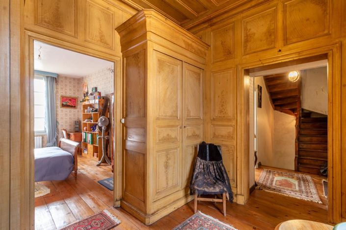 Image No.8-7 Bed House for sale