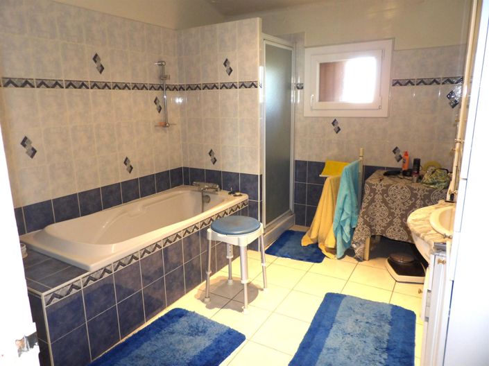 Image No.17-7 Bed House for sale