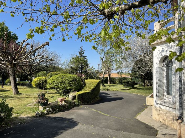 Image No.7-7 Bed House for sale