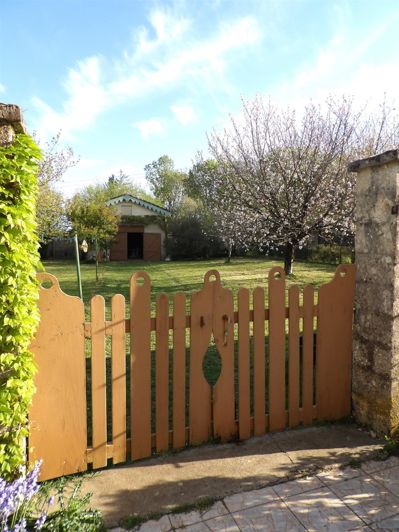 Image No.9-7 Bed House for sale