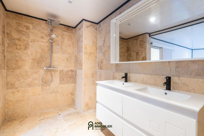 Image No.7-7 Bed House for sale