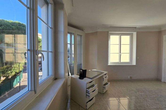 Image No.15-3 Bed Apartment for sale