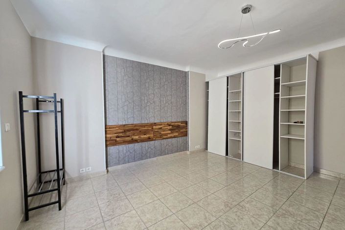 Image No.18-3 Bed Apartment for sale