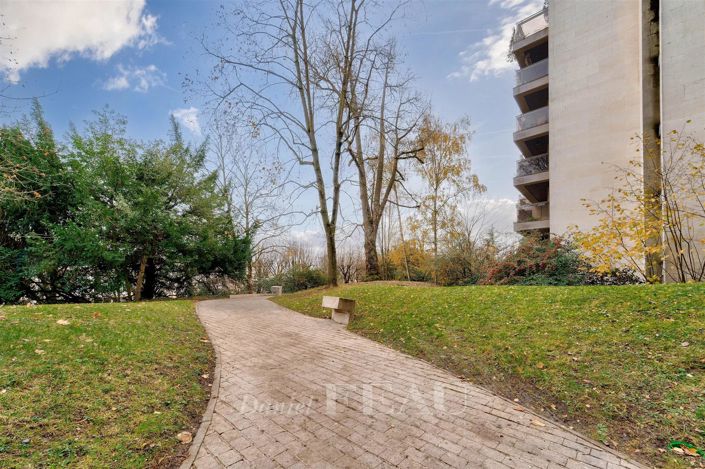 Image No.18-3 Bed Apartment for sale