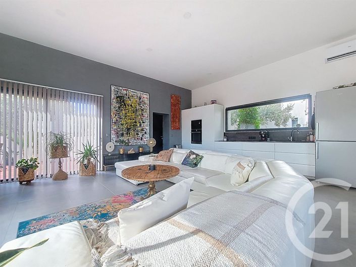 Image No.2-3 Bed House for sale