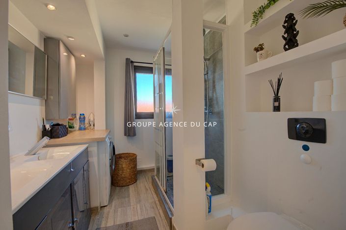 Image No.6-Appartement de 2 chambres à vendre à Saint-Raphael