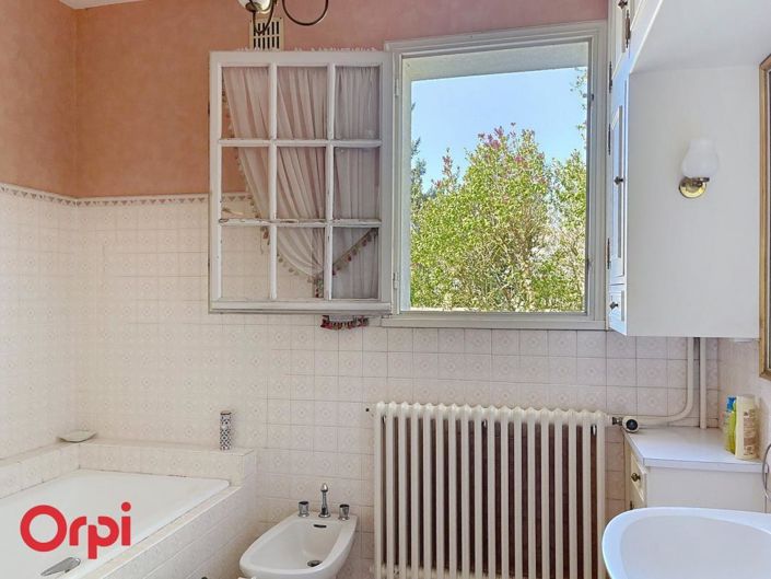 Image No.16-5 Bed House for sale