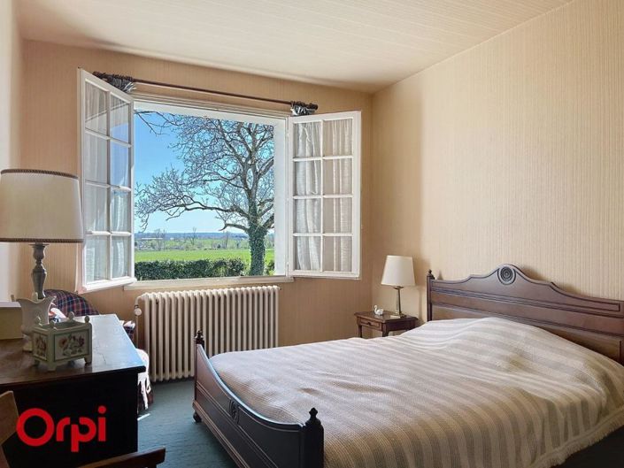 Image No.18-5 Bed House for sale