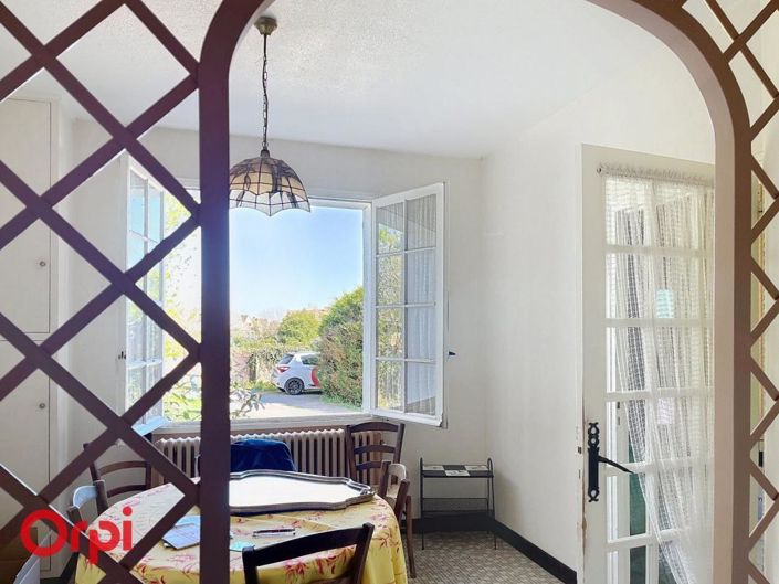 Image No.9-5 Bed House for sale