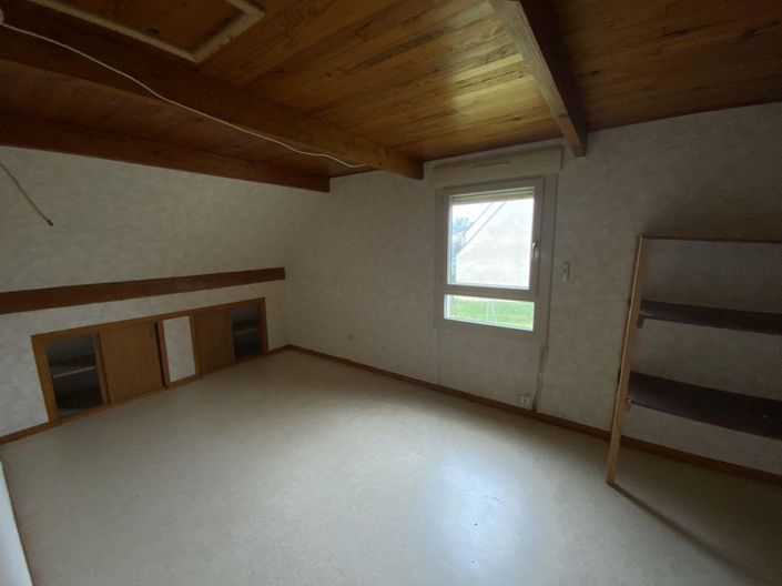 Image No.10-3 Bed House for sale