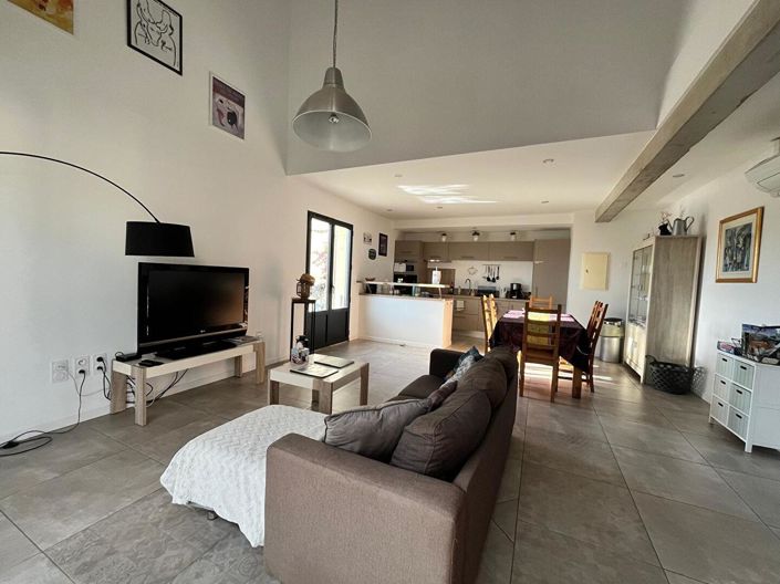 Image No.12-13 Bed House for sale