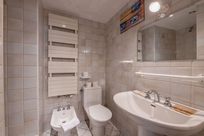 Image No.5-5 Bed House for sale