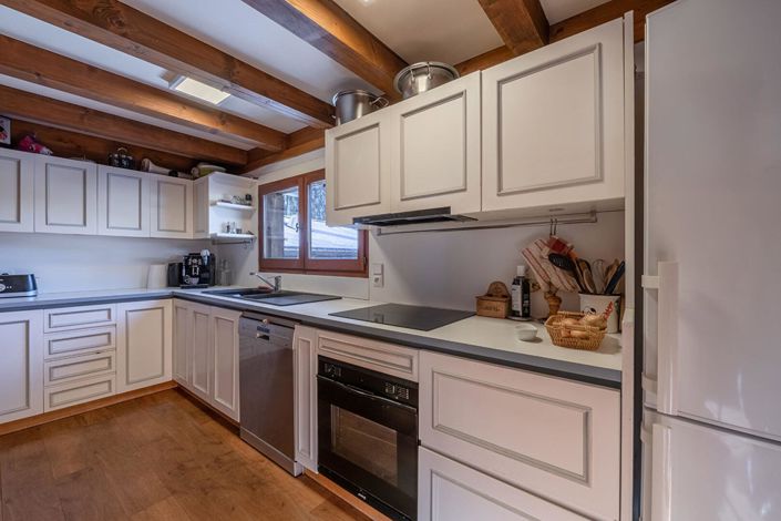 Image No.7-5 Bed House for sale