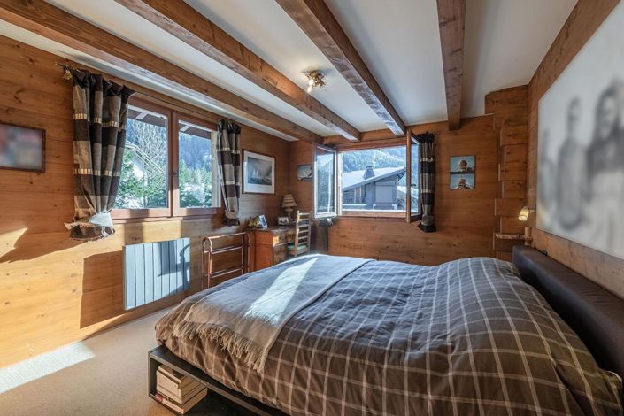 Image No.8-5 Bed House for sale