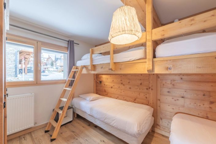 Image No.10-4 Bed Apartment for sale