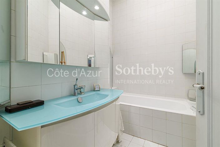 Image No.10-1 Bed Apartment for sale