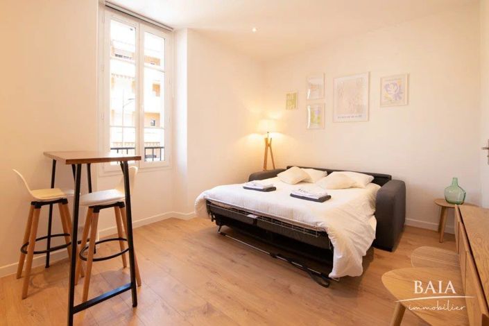 Image No.5-6 Bed House for sale