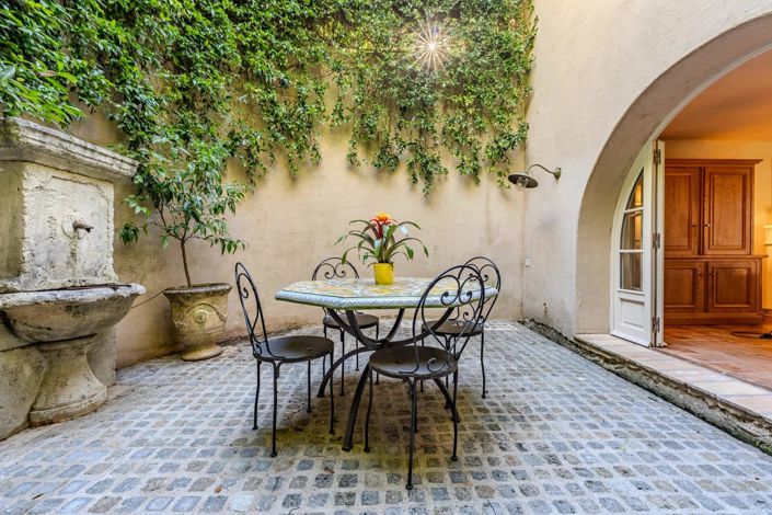 Image No.14-6 Bed House for sale