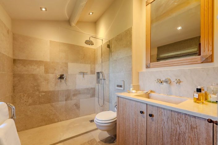 Image No.17-6 Bed House for sale