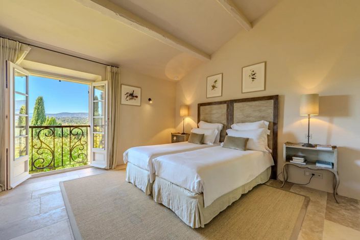 Image No.18-6 Bed House for sale