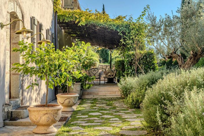 Image No.5-6 Bed House for sale