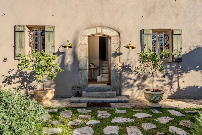 Image No.7-6 Bed House for sale