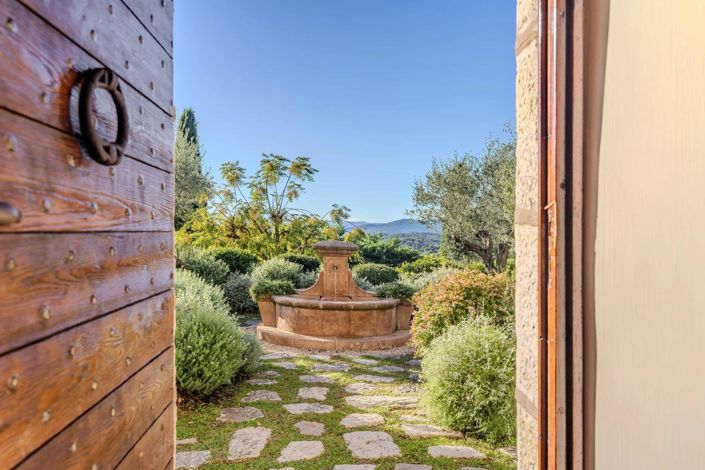 Image No.9-6 Bed House for sale