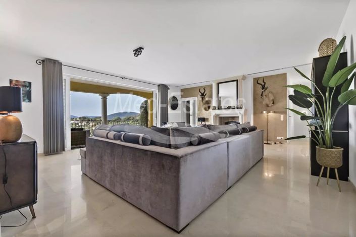 Image No.17-5 Bed House for sale