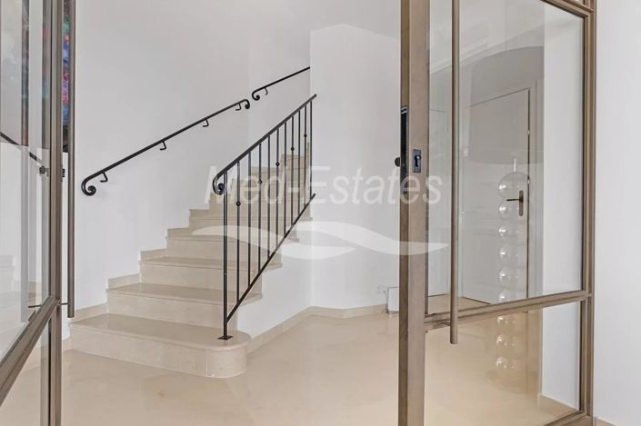 Image No.35-5 Bed House for sale