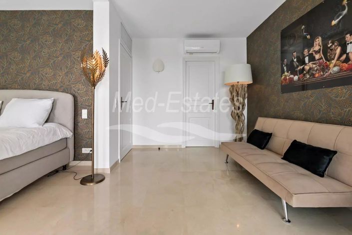 Image No.36-5 Bed House for sale