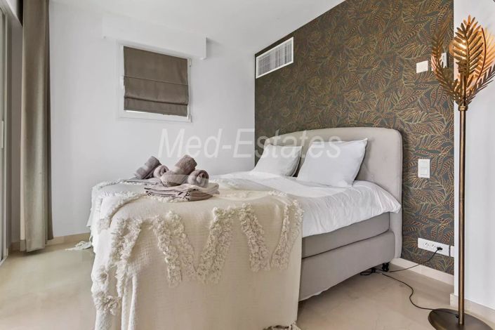 Image No.38-5 Bed House for sale