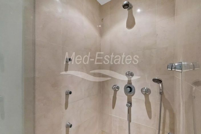 Image No.41-5 Bed House for sale