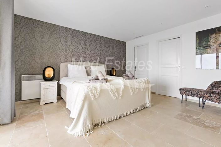 Image No.43-5 Bed House for sale