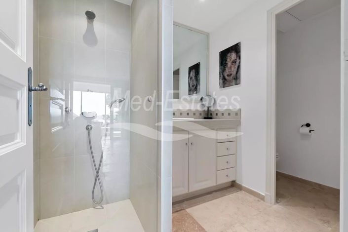 Image No.45-5 Bed House for sale