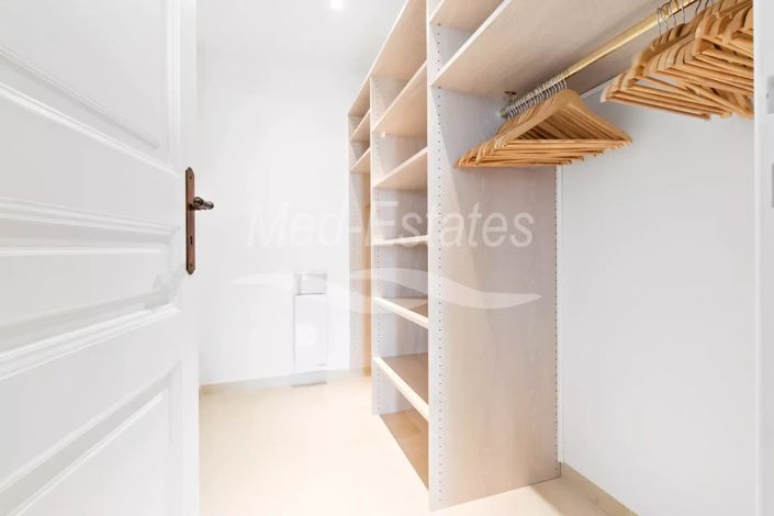 Image No.48-5 Bed House for sale