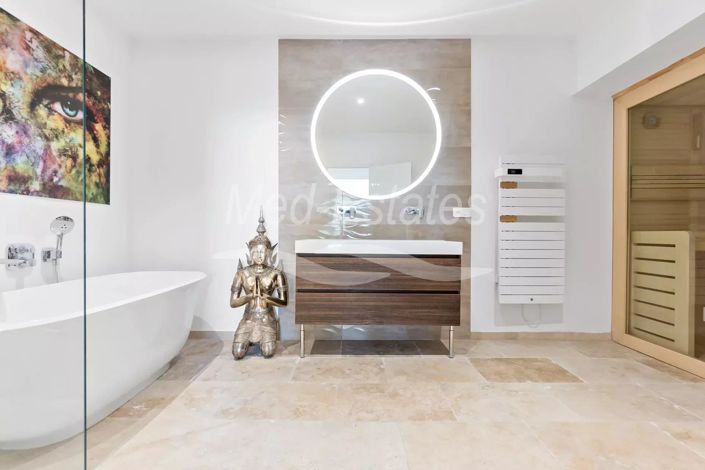 Image No.52-5 Bed House for sale