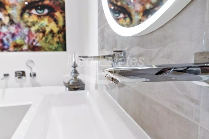 Image No.54-5 Bed House for sale