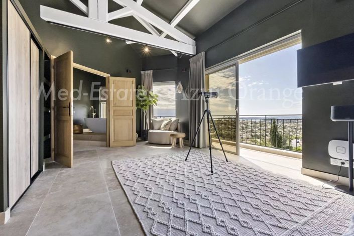 Image No.10-6 Bed House for sale