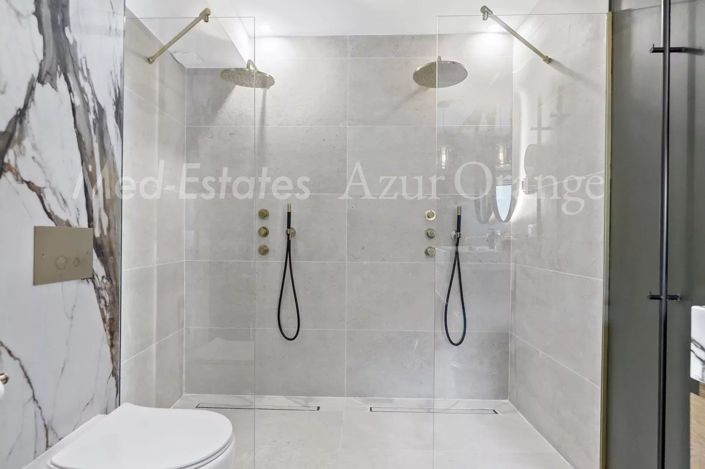 Image No.17-6 Bed House for sale