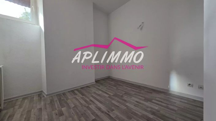 Image No.7-2 Bed House for sale