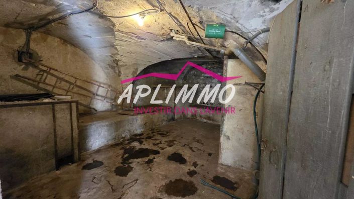 Image No.8-2 Bed House for sale