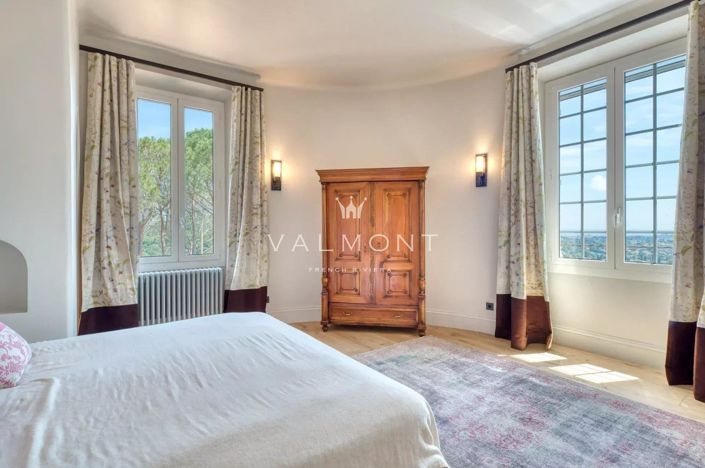 Image No.10-11 Bed House for sale