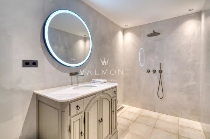 Image No.41-11 Bed House for sale