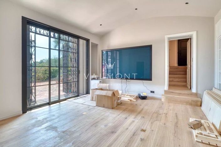 Image No.44-11 Bed House for sale