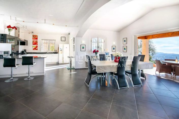 Image No.10-Maison de 5 chambres à vendre à Châteauneuf-Grasse