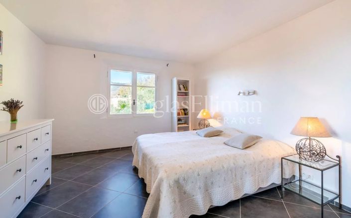 Image No.12-Maison de 5 chambres à vendre à Châteauneuf-Grasse