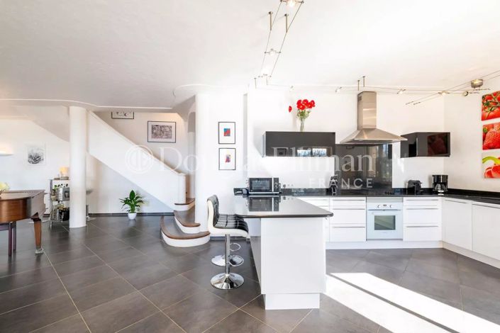 Image No.7-5 Bed House for sale